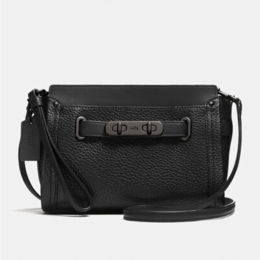 Coach Swagger Wristlet in black Pebble leather
